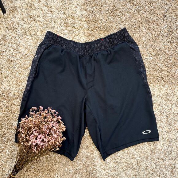 Vintage Oakley Software Black Shorts Geometric Printed Men’s L - Picture 1 of 11